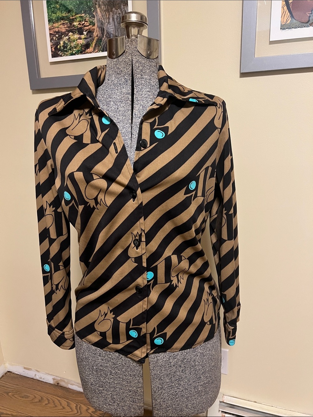 Vintage blue eyed Flippin Frog Striped polyester disco Shirt with wide collar